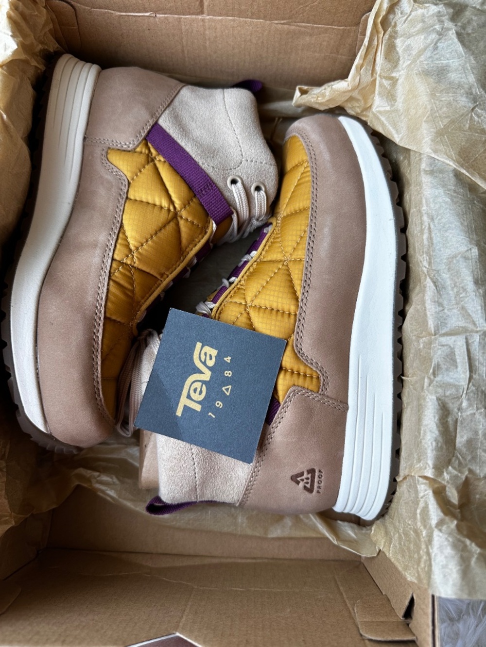 Teva Womens Reember Commute Wp Sneaker size 5 NIB - Picture 2 of 4